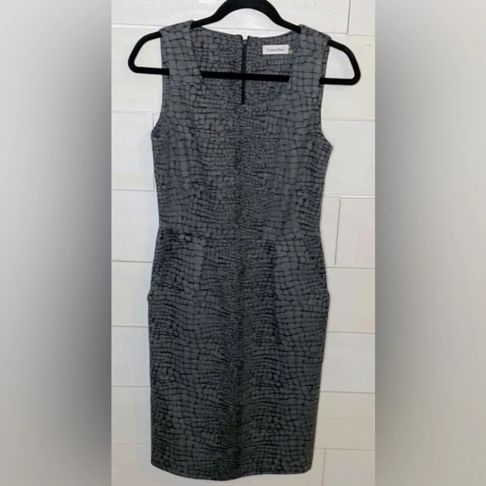 Calvin Klein Gray Sleeveless Sheath Midi Dress Square Neck. Size 4. Zipper back.